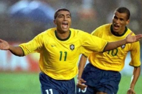 跨过倒地的 跨过倒地的